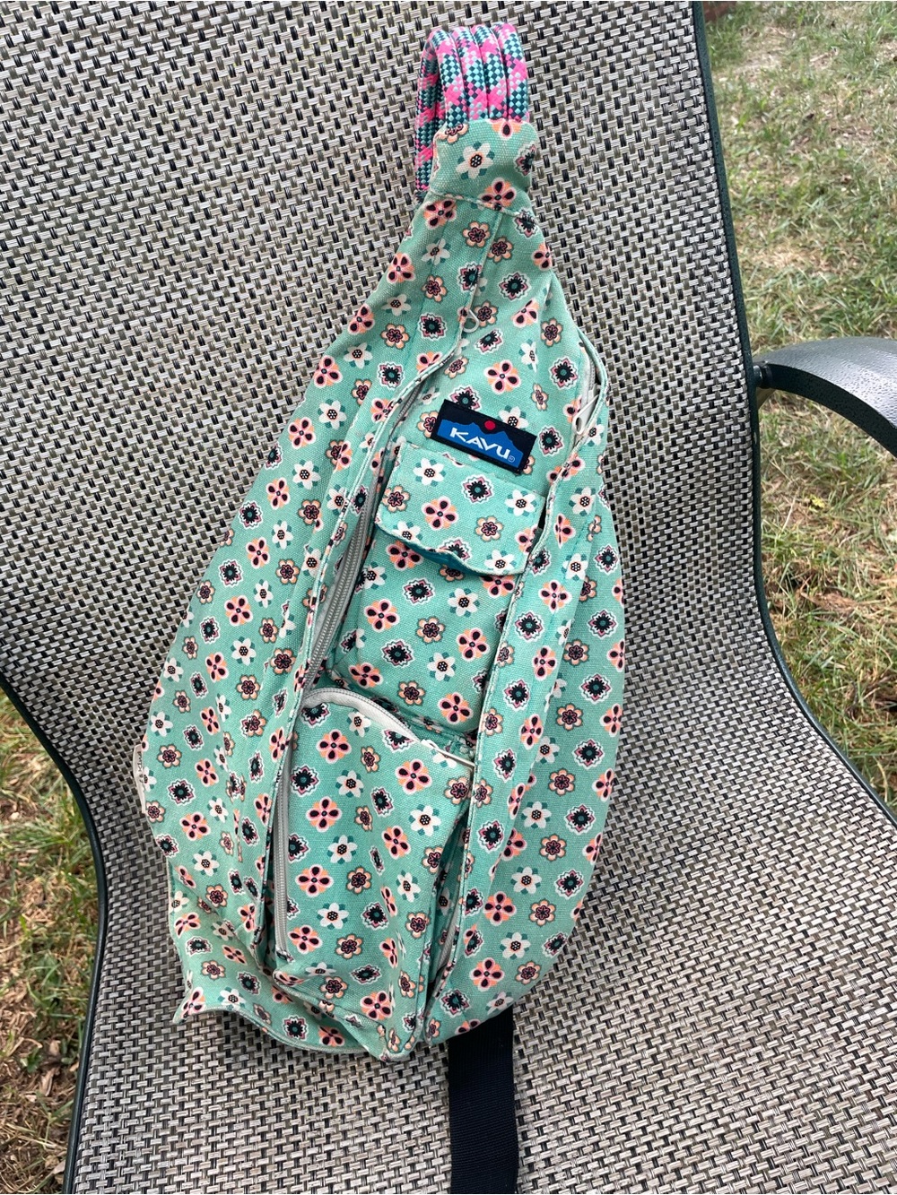 Kavu Rope bag. Mint Green Floral Sling Bag with Pink Accent Strap